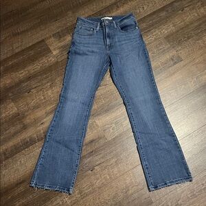 Levi’s high rise boot cut jeans 29” inseam